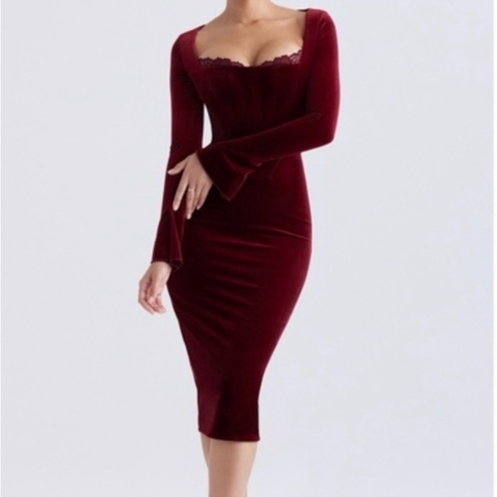 NWT RARE House of CB ‘Solaine’ Burgundy Long Sleeve Velvet Corset Dress